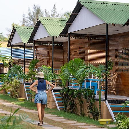 The Tito'S Blue Sky Beach Resort Агонда Екстер'єр фото