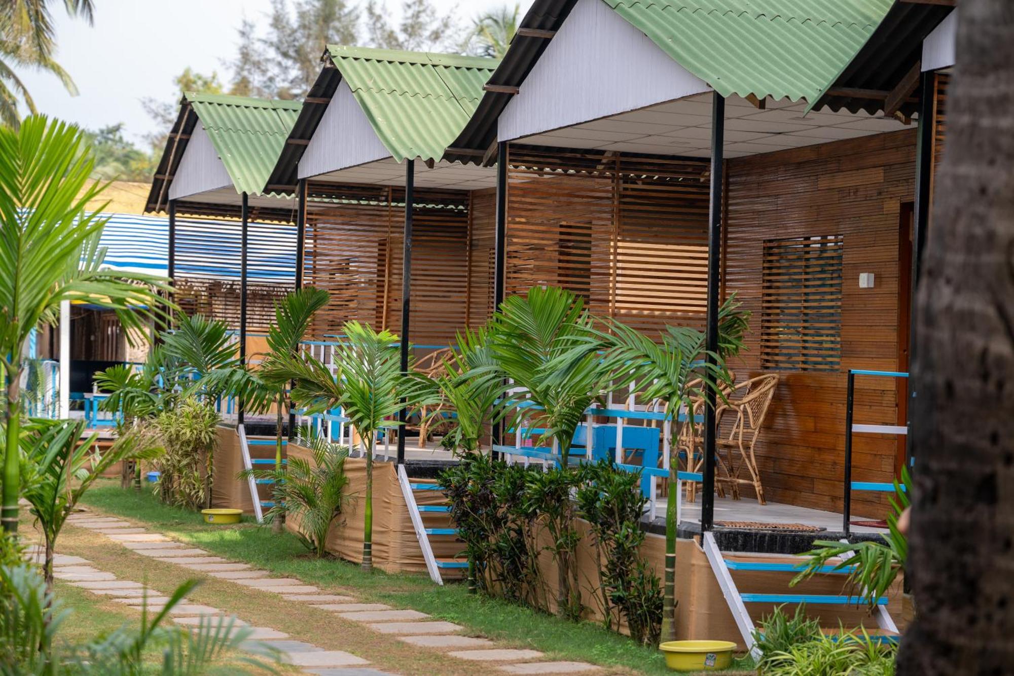 The Tito'S Blue Sky Beach Resort Агонда Екстер'єр фото